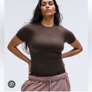LULULEMON Wundermost Ultra Soft Nulu Hip Length Crewneck in Espresso